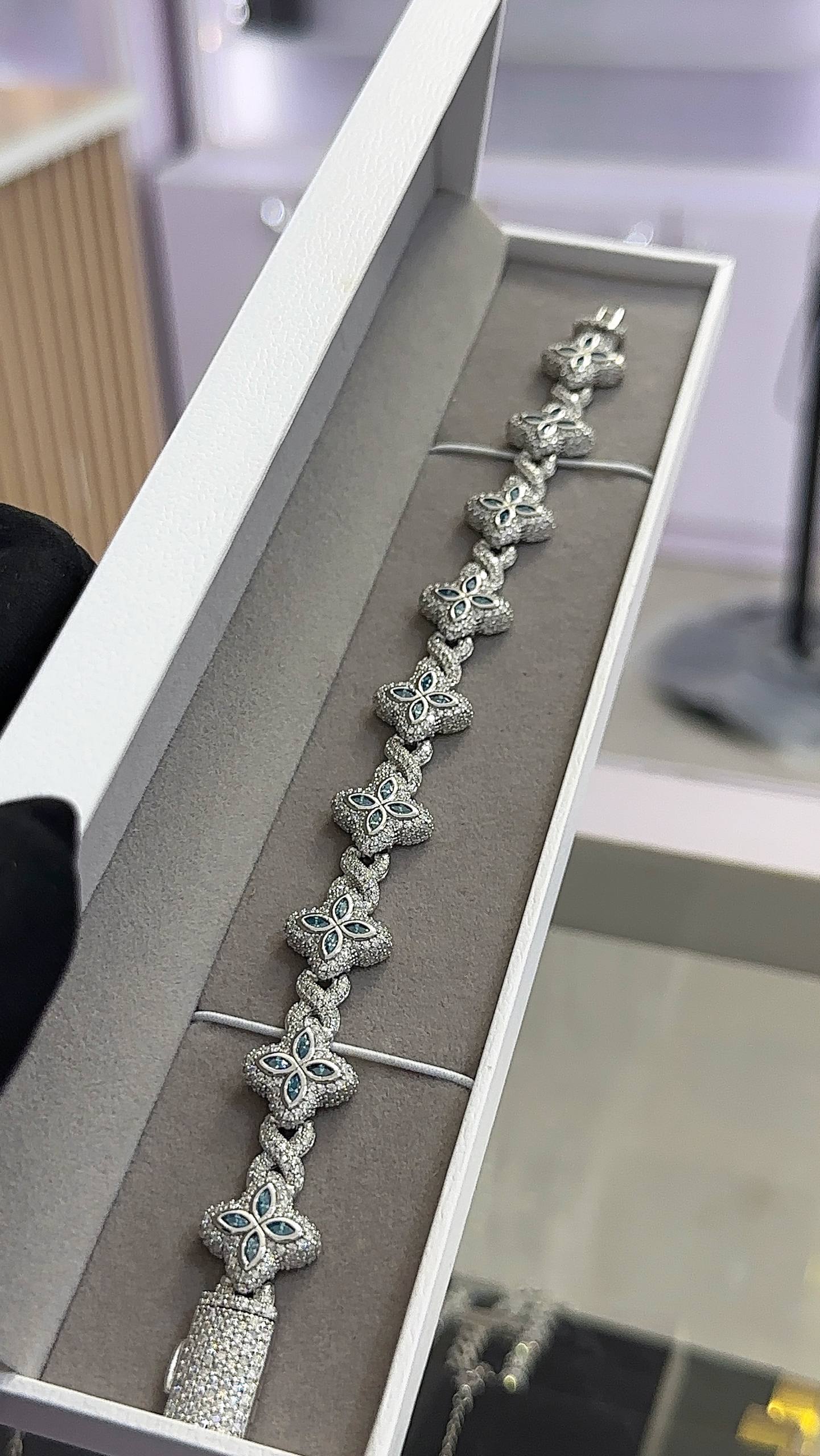 VVS Moissanite Diamond star-cross bracelet