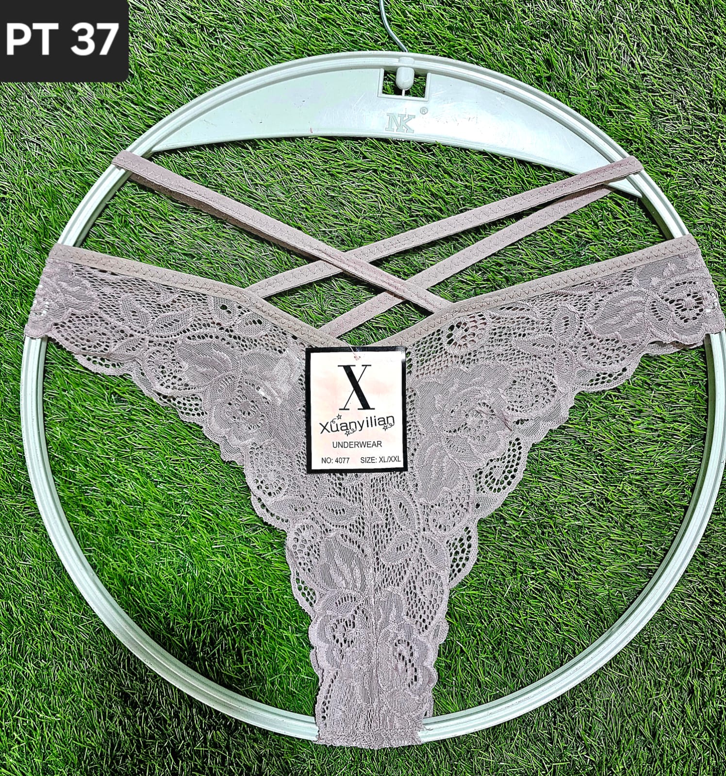 Ellegance inside under😅😂💪