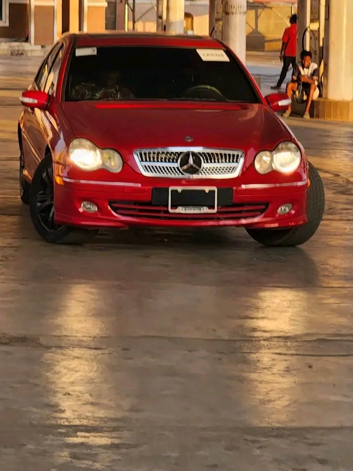 Mercedes C240